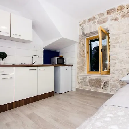 Cozy Seafront Studio Cambi Ii Kastela