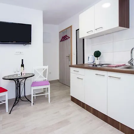 Cozy Seafront Studio Cambi Ii * Kaštela
